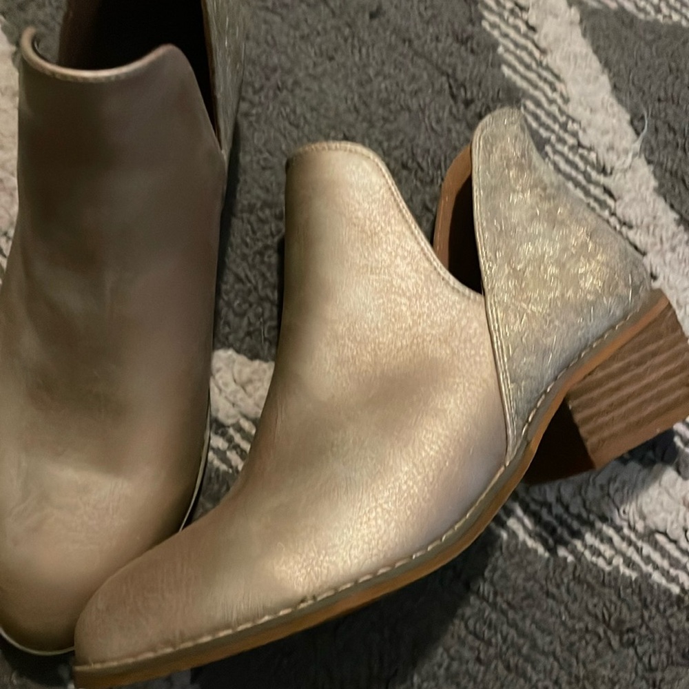 Corky booties